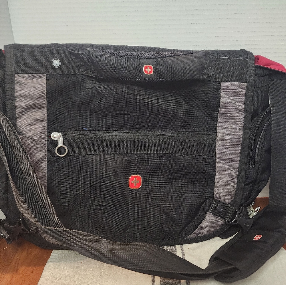 Swiss Army Gear Shoulder Bag